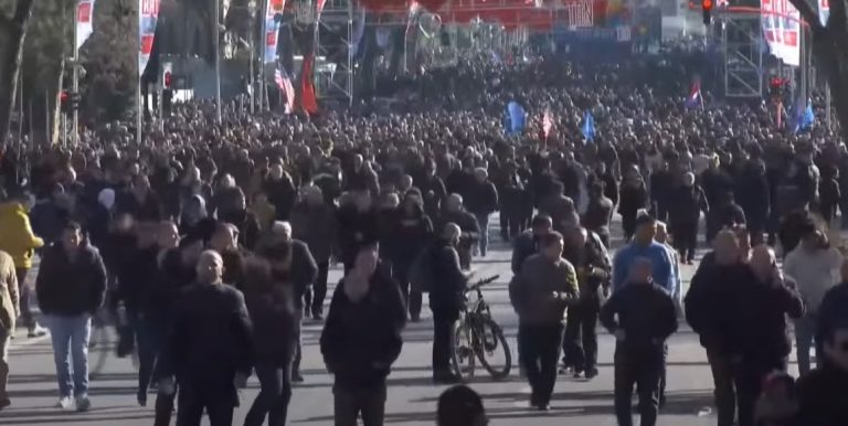 Demokracisë do t’i dalim zot”/ Analiza e DW: Opozita do vazhdojë protestat për dorëheqjen e Ramës
