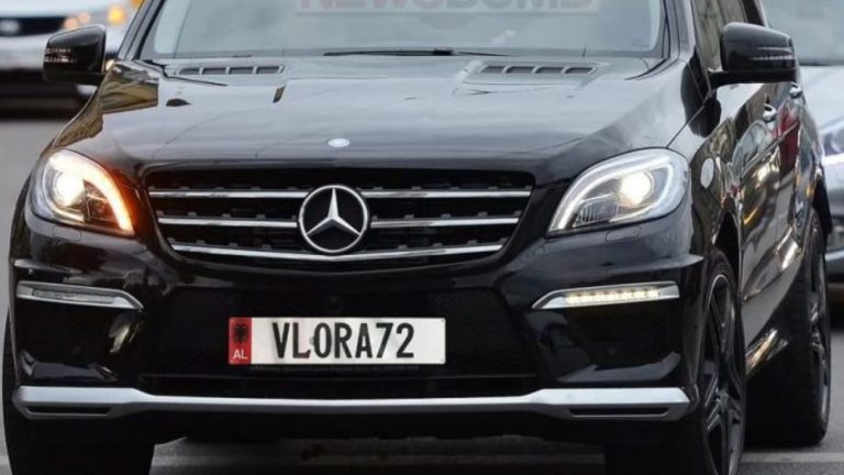 Çdo drejtues mjeti në Shqipëri mund të personalizojë targën e makinës. Kujdes! Ka fjalë të ndaluara. ‘Specialet’ ruhen për ankand