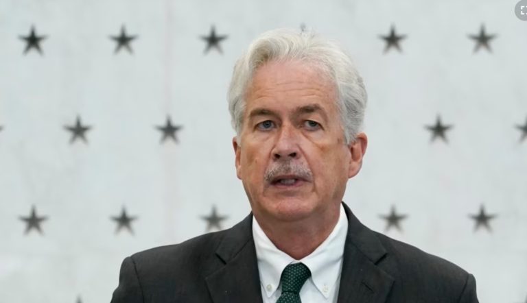 Drejtori i CIA-s: Putini me vetëbesim të tepruar se mund të mposhtë Ukrainën