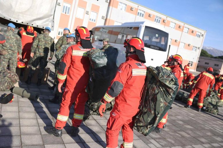 Tërmeti shkatërrues në Turqi, Shqipëria nis grupe shpëtimi për të ndihmuar autoritetet vendase