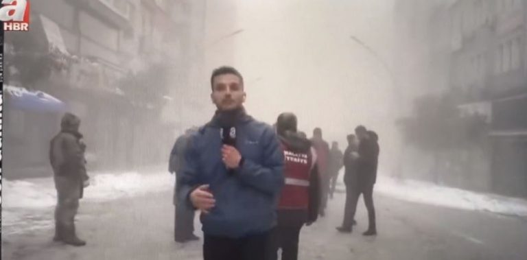 Video-Sërish tërmet 7.7 ballë në Turqi, shikoni pamjet dramatike, gazetari ishte në transmetim “live” kur dridhet toka dhe ndërtesat