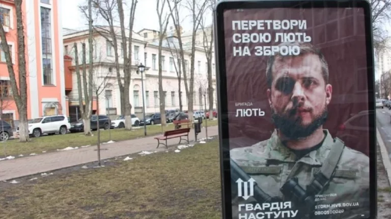 Mijëra ukrainas i bashkohen Gardës Ofensive