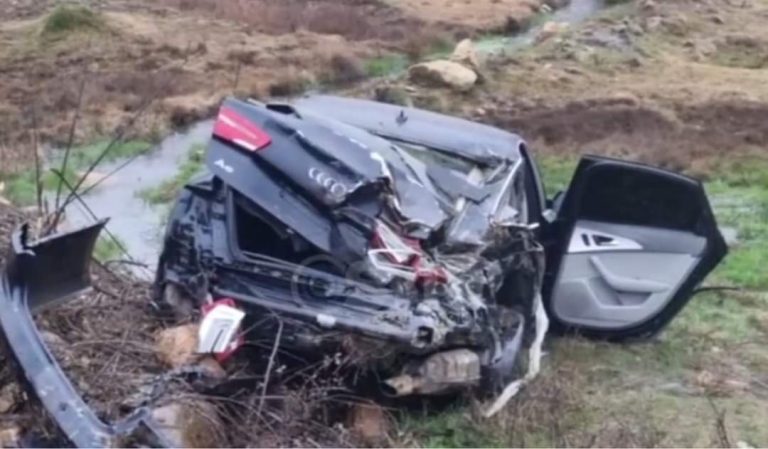 FOTO – Shihni ku ka përfunduar makina që u përfshi në aksident në Bulqizë