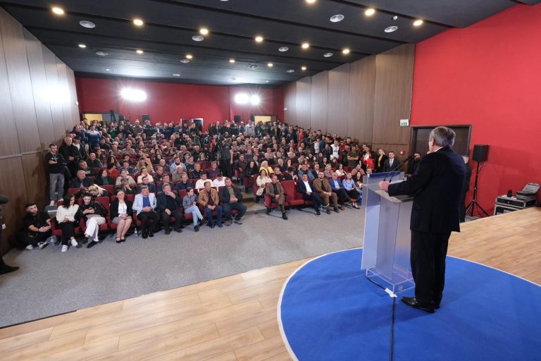 Berisha prezanton kandidatin në Rrogozhinë: Shkëlqim Hoxha, bashkinë do ta shndërrojë në një model për qytetarët dhe bashkitë fqinje