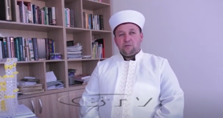 VIDEO – Myslimanët hyjnë në muajin e shenjtë të Ramazanit