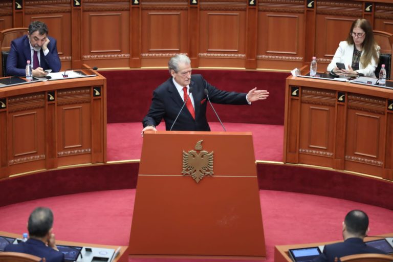 Sali Berisha: Përdorët McGonigal për të certifikuar, për të mbyllur vjedhjet tuaja, për të sulmuar ata që denoncojnë krimin