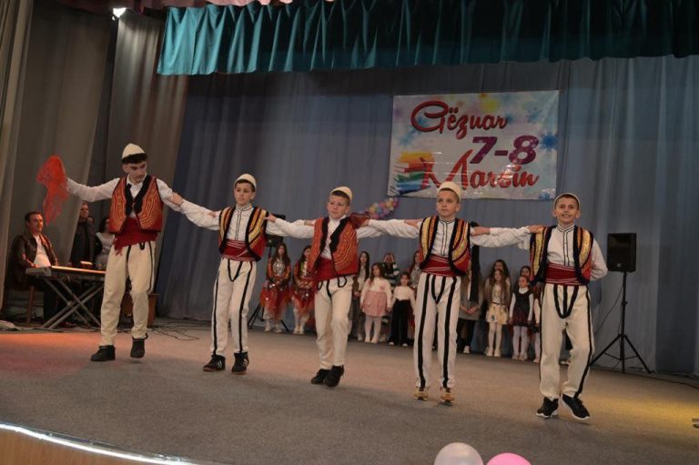 Festa e Mësuesit, aktivitete në Bulqizë për edukuesit e brezave të rinj
