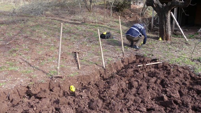 Po punonin tokën, shpërthen granata dhe plagosen 3 persona