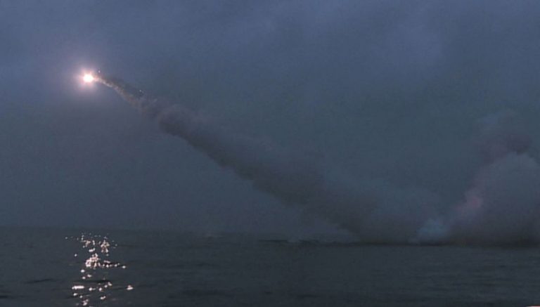 Koreja e Veriut lëshon sërish raketa balistike