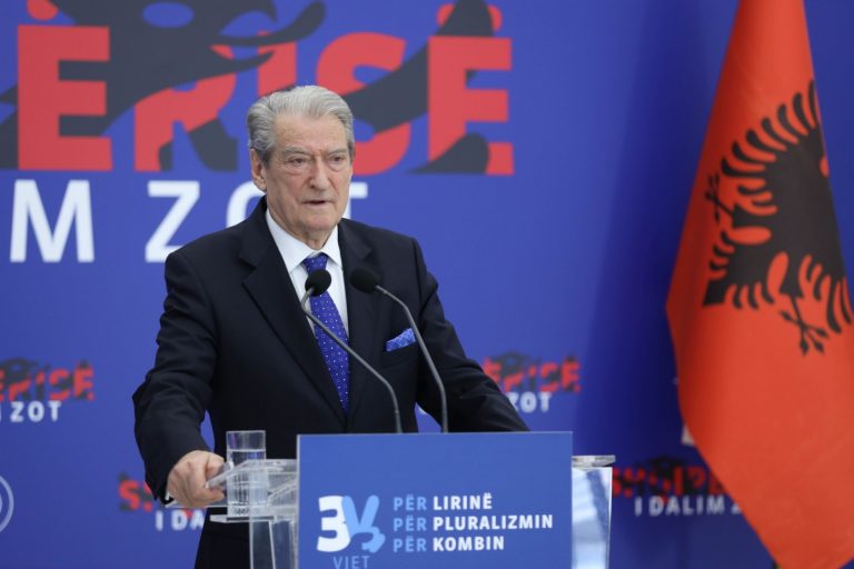 Zgjedhjet e 14 majit-Berisha thirrje punonjësve të administratës: Mos u bëni pjesë e krimit për qëllime elektorale