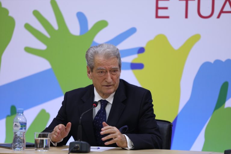 Akuza për paratë ruse në PD/ Berisha para mediave: Auditë të pavarur kanë paraqitur një raport serioz