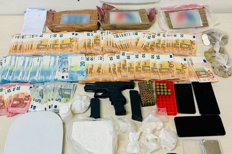 Trafikonte drogë, policia greke arreston 41-vjeçarin shqiptar dhe i gjen dhe armë