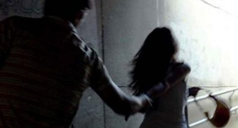 Përndoqi ish-të dashurën dhe i theu xhamin e makinës, arrestohet 24-vjeçari