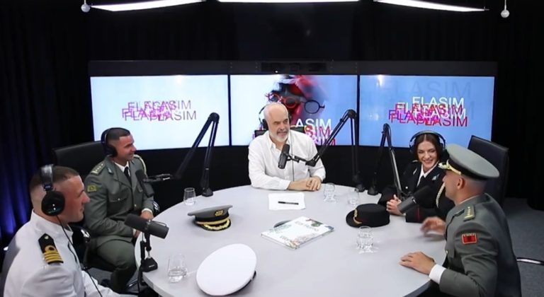 VIDEO – Rama publikon podcast-in e parë, interviston “Kolonelët” më të rinj të vendit