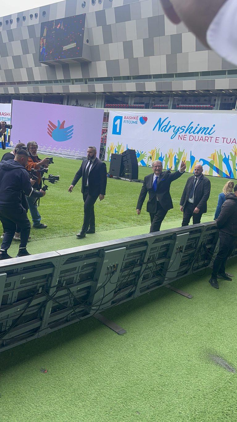 Jemi shqiptarë ne o budallenj”, Berisha në çeljen e fushatës: Rama je i pashpresë, besën e prerë dhe votën e vjedhur nuk ta falim kurrë