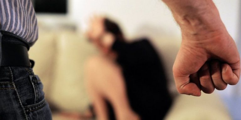 EMRI – Dhunoi vëllain për motive të dobta, arrestohet 47-vjeçari në Klos