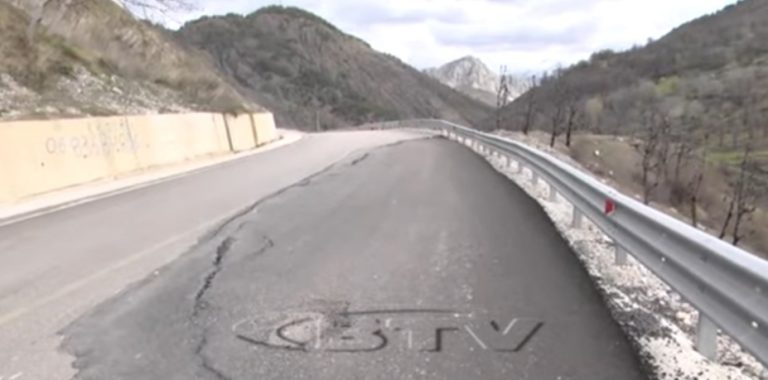 VIDEO – Rruga e Arbërit me shumë probleme, drejtuesit e mjeteve vetëm ankohen