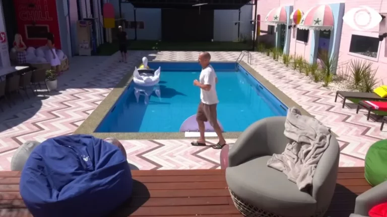 VIDEO – “I kam fikur mikrofonin”, Luizi ‘thyen rregullat’ dhe ndëshkon Kristin