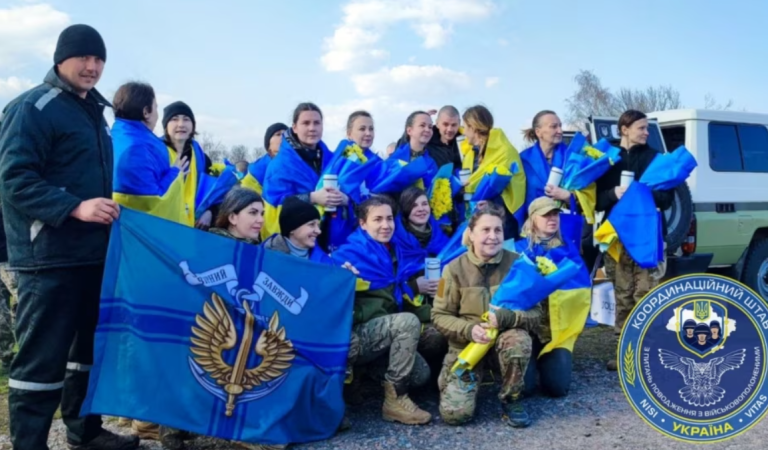 Ukraina dhe Rusia shkëmbejnë të burgosurit, Moska akuzohet për ‘tokë të djegur’