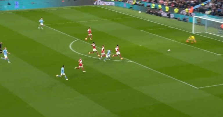 Rihapet gara për titull në Angli