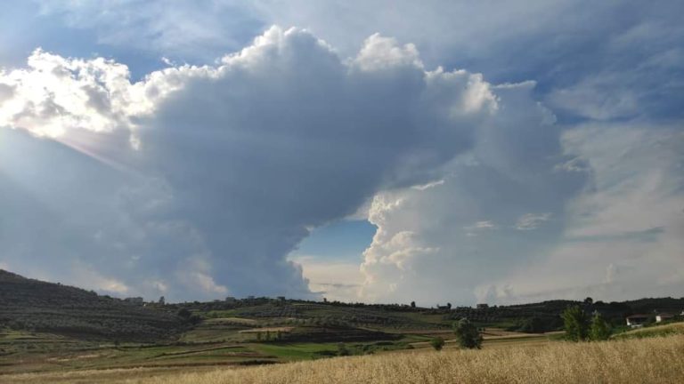 Do të ketë kthjellime dhe vranësira, mësoni si do jetë moti për ditën e sotme