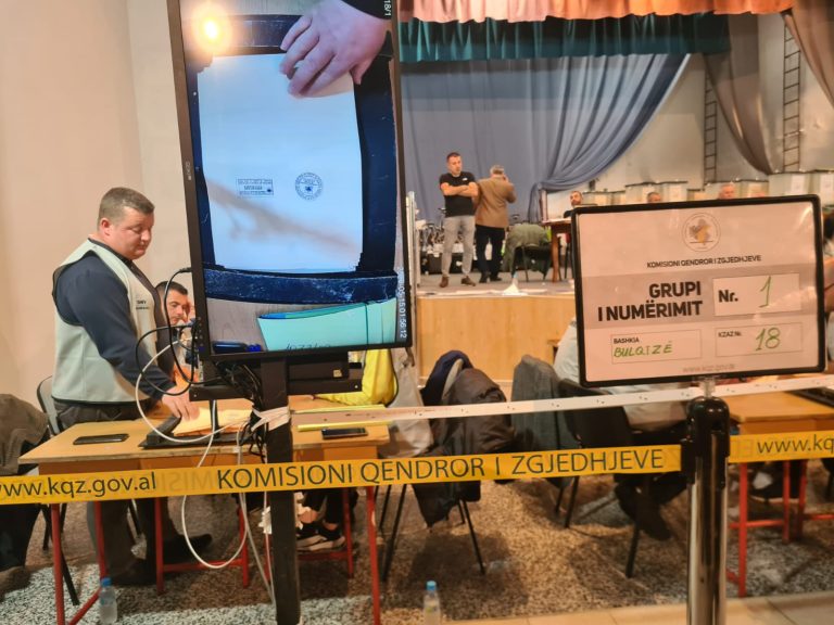 KQZ bën bilancin e situatës së procesit të numërimit të votave: Në 44 bashki ka përfunduar