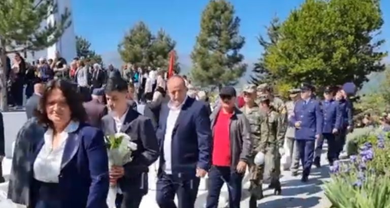 VIDEO – Përkujtohen dëshmorët e Matit për 5 Majin