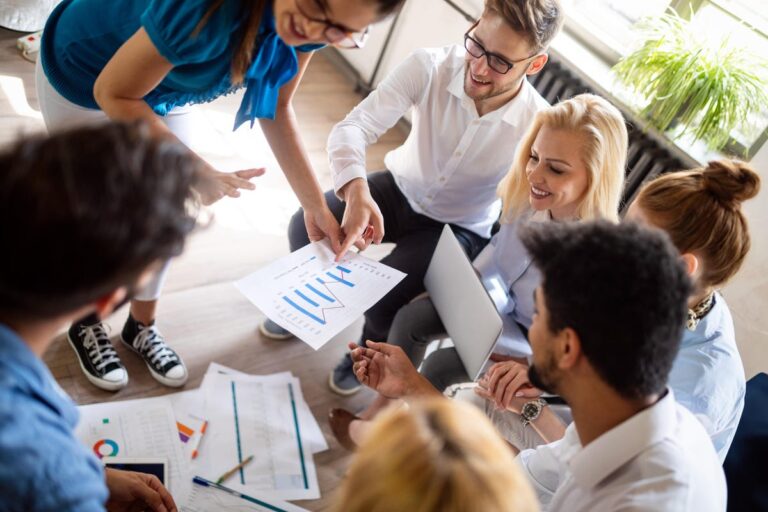 Ndonëse po ikin, papunësia tek të rinjtë shqiptarë është më e larta në Europë