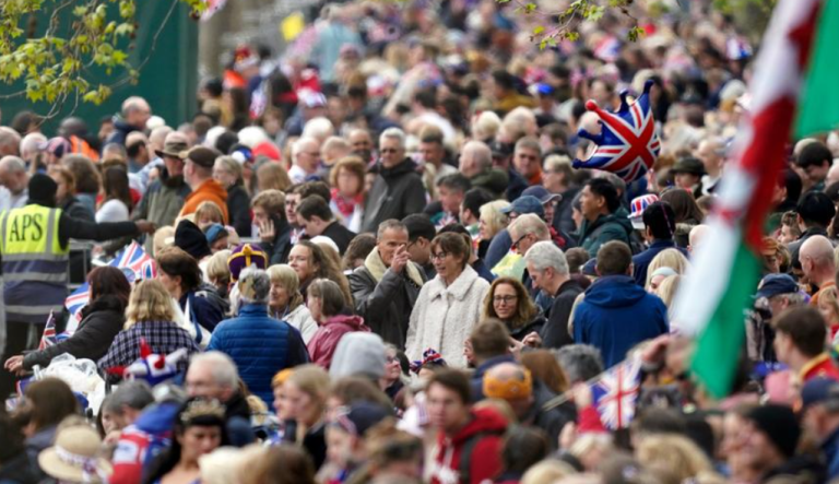 E gjithë bota me sytë nga Britania e Madhe, kurorëzohet Mbreti Charles III