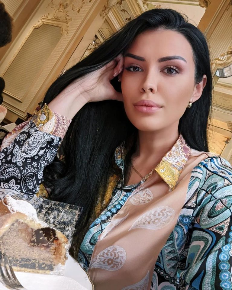 Greta Koçi është në pritje të ëmbël