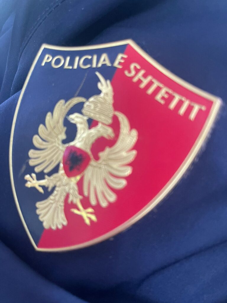 Shiste armë për 50 mijë lekë, arrestohet punonjësi i policisë sekuestrohet një…