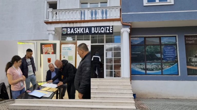 Bulqizë/ Numërohen dy kutitë e para, ja kush kryeson!