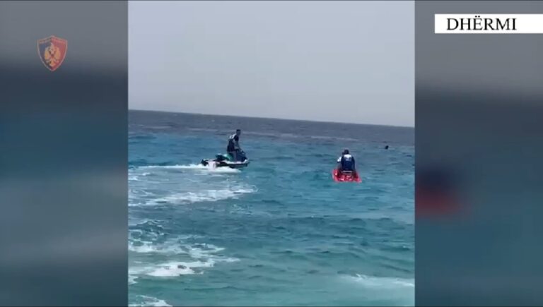 Kontrolle në të gjithë vijën bregdetare, policia sekuestron 11 mjete lundruese dhe ndëshkon pronarët