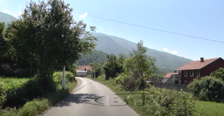 VIDEO – Kllobçishti, fshati që emigroi në Itali. Banorët fajësojnë politikën për braktisjen e vendit