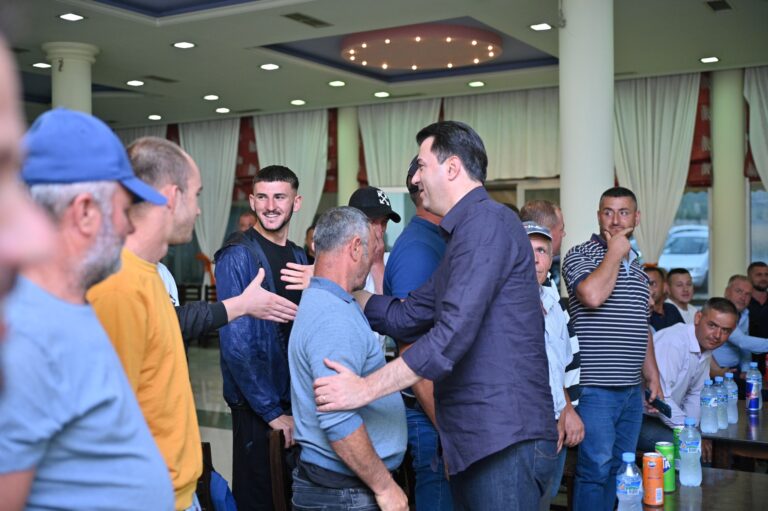 “Kjo forcë do ringrihet, sistemi politik është i kalbur”, Basha vijon takimet:  PD duhet të marrë barrën e përgjegjësisë