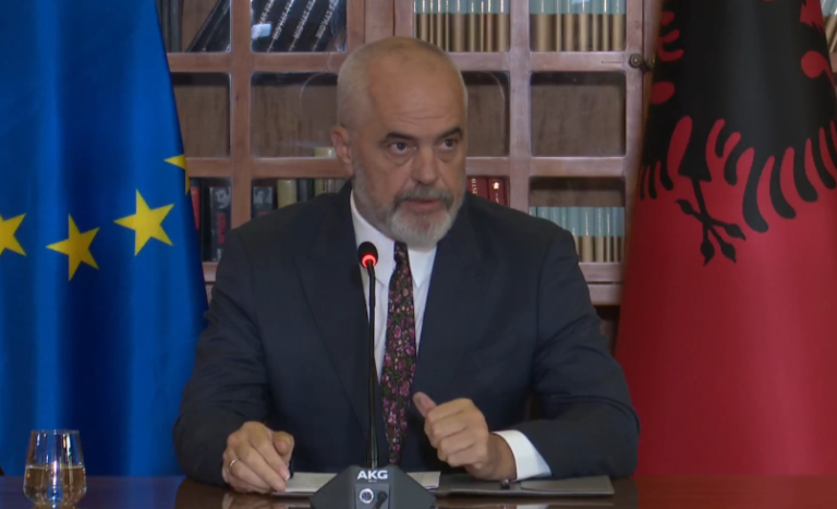 Situata e tensionuar në veri, Rama konferencë urgjente: Anulohet mbledhja e përbashkët e dy qeverive