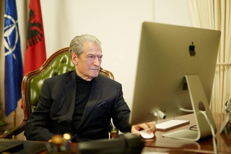 “Eliksiri vërtetë i jetës tonë, perëndesha jonë në tokë!”, Berisha uron bashkëshorten për ditëlindje, por zbulon dhe festën tjetër