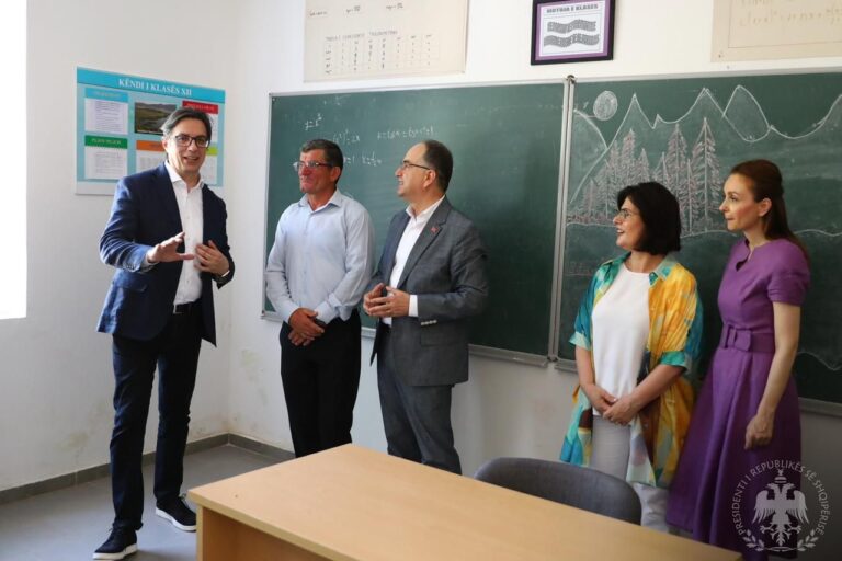 Begaj viziton Pustecin së bashku me Presidentin e Maqedonisë së Veriut, Stevo Pendarovski, flet dhe për Open Balkan