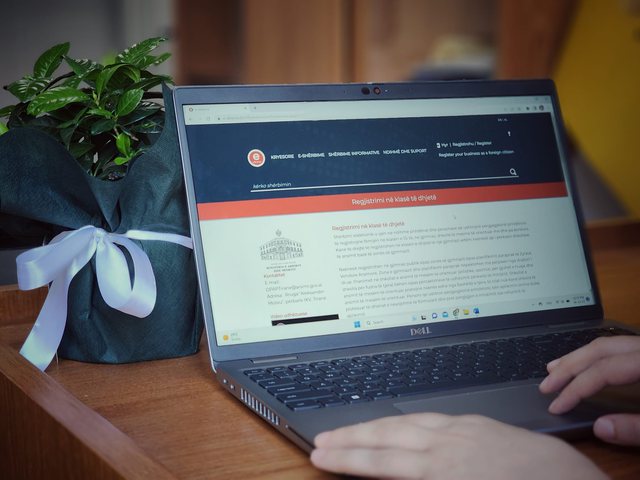 Nisin sot regjistrimet në e-Albania për nxënësit e klasave të 10-ta, si aplikohet