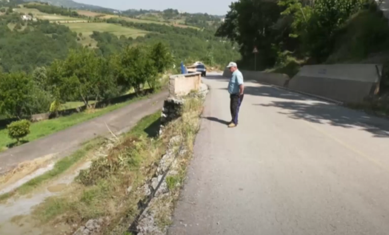 VIDEO – I dëmtohet muri rrethues i shtëpisë nga ndërtimi i rrugës, banori kërkon ndihmë