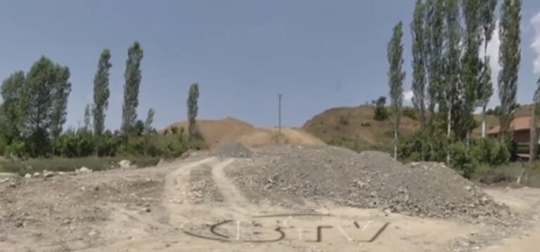 VIDEO – Vijon puna për hapjen e trasesë së rrugës Herebel – Peshkopi