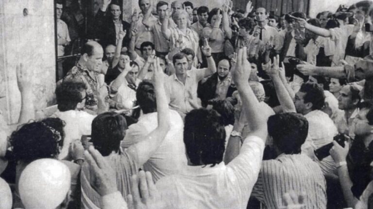 Ngjarja e rëndësishme historike, sot 33 vjet nga Deklarata Kushtetuese e 2 Korrikut që shënoi pikënisjen e paravësimit