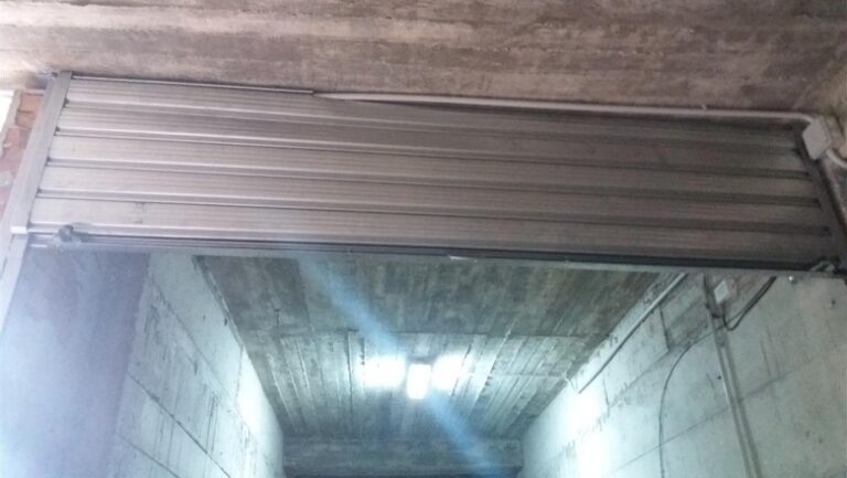 E rëndë në Tiranë, gjendet i pajetë fëmija 13-vjeçar brenda garazhit të makinës. Policia: Dyshohet nga asfiksia