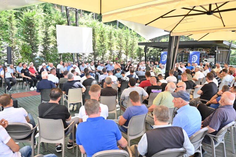 Fushata për kreun e PD, Lulzim Basha ndalet në Dibër: Dosja ‘Ahmetaj’ na tregoi se duhet një paketë e re ligjore