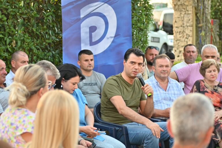 Basha vijon turin me drejtuesit e PD: Të forcojmë familjen tonë politike dhe ta kthejmë në alternativën e shqiptarëve!