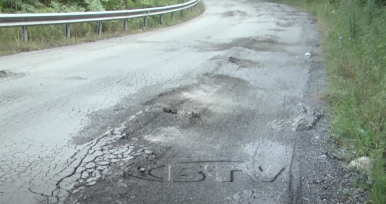 VIDEO – Problematika që vijon, Rruga e vjetër Klos-Bulqizë lihet në mëshirë të fatit