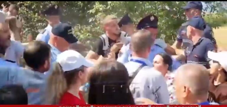 Ndërhyrja e policiës, thyen protestën e banorëve të fshatit Kërçishtit