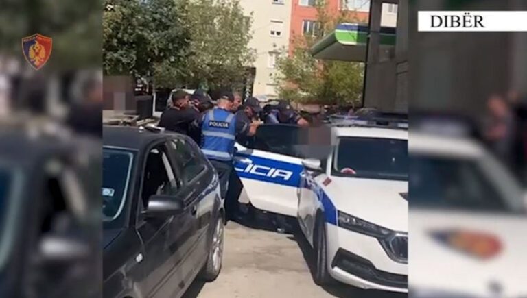 Dibër/ Tentoi të shiste drogë në afërsi të një shkolle, procedon një 19-vjeçar