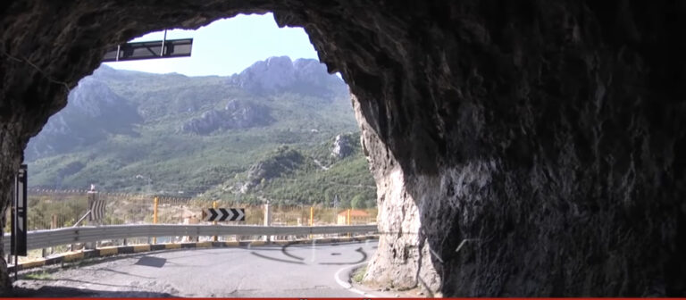 Rikthehet errësira në tunelin e Shkopetit