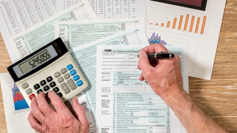 Buxheti arkëton 460 milionë euro më shumë për 8 mujorin, efekti kryesor nga taksat mbi pagën, fitimet e bizneseve e të ardhurat personale